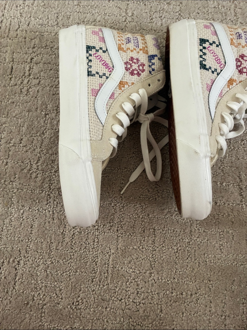 Vans High-Top Sneakers in Cream with Pastel Embroidery - Picture 8 of 9